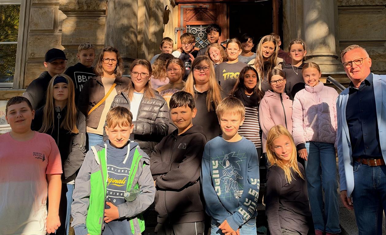 Auch die 6. Klasse 2026 zu Besuch beim Schulleiter an der FOSBOS 
